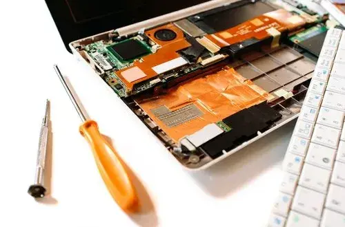 Speed Repair 37  Réparation de téléphones tablettes et ordinateurs  Particuliers et entreprises.
